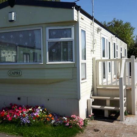 Отель Caravan 8 Berth With Private Fishing Линкольн Экстерьер фото