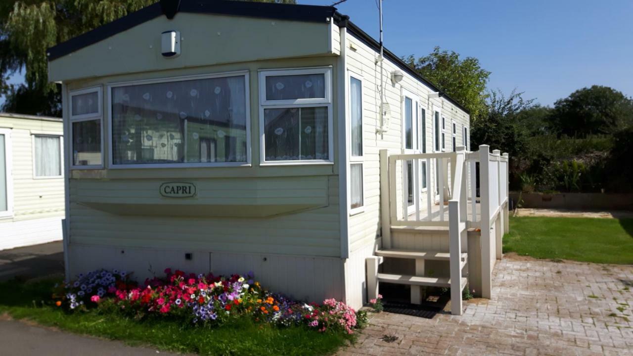 Отель Caravan 8 Berth With Private Fishing Линкольн Экстерьер фото